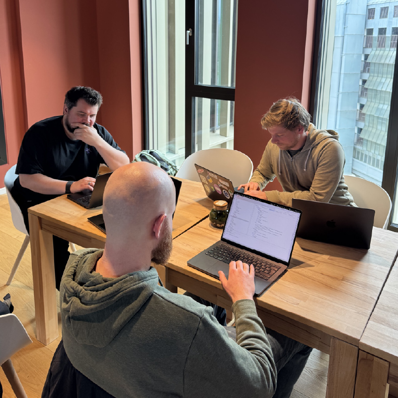L'open source au cœur — aider, partager, bâtir ensemble.
